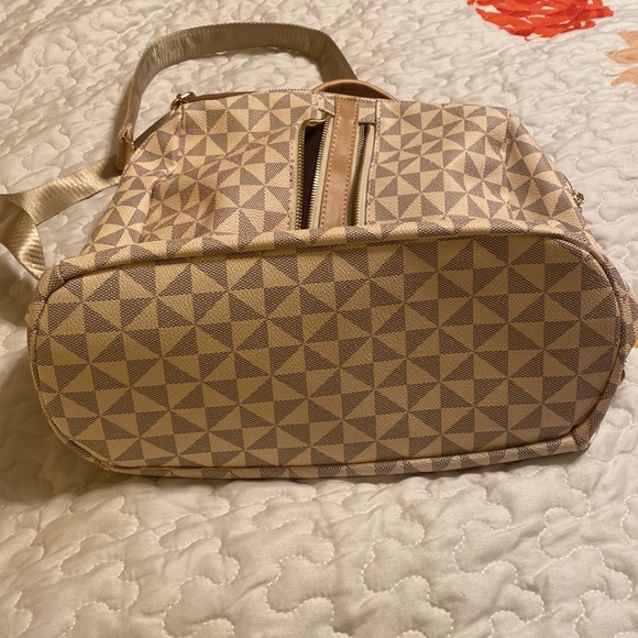 Back pack purse - Picture 7 of 10